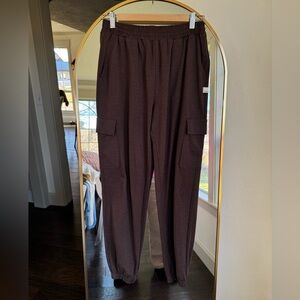 Vuori essential halo relaxed fit cargo joggers size small